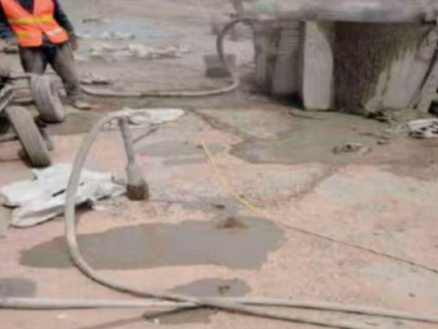 神池水泥混凝土路面板底注浆技术 路面脱空注浆整治方案